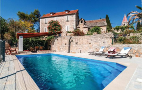 Cozy Home In Bobovisca With Outdoor Swimming Pool